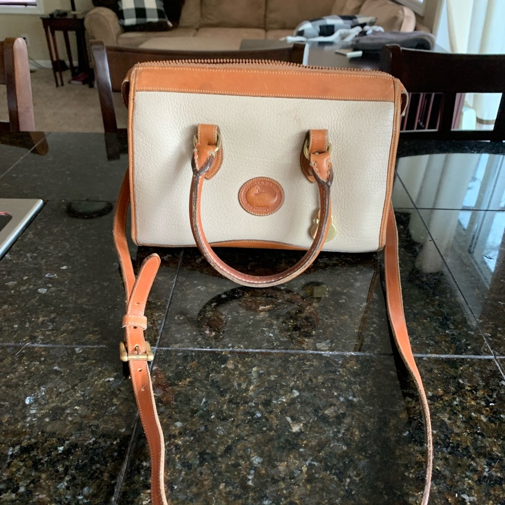 Vintage Dooney and Burke leather bag can be a handbag or shoulder bag